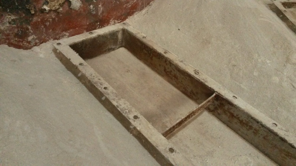 Čištění a nátěry sil na cement a vápenec