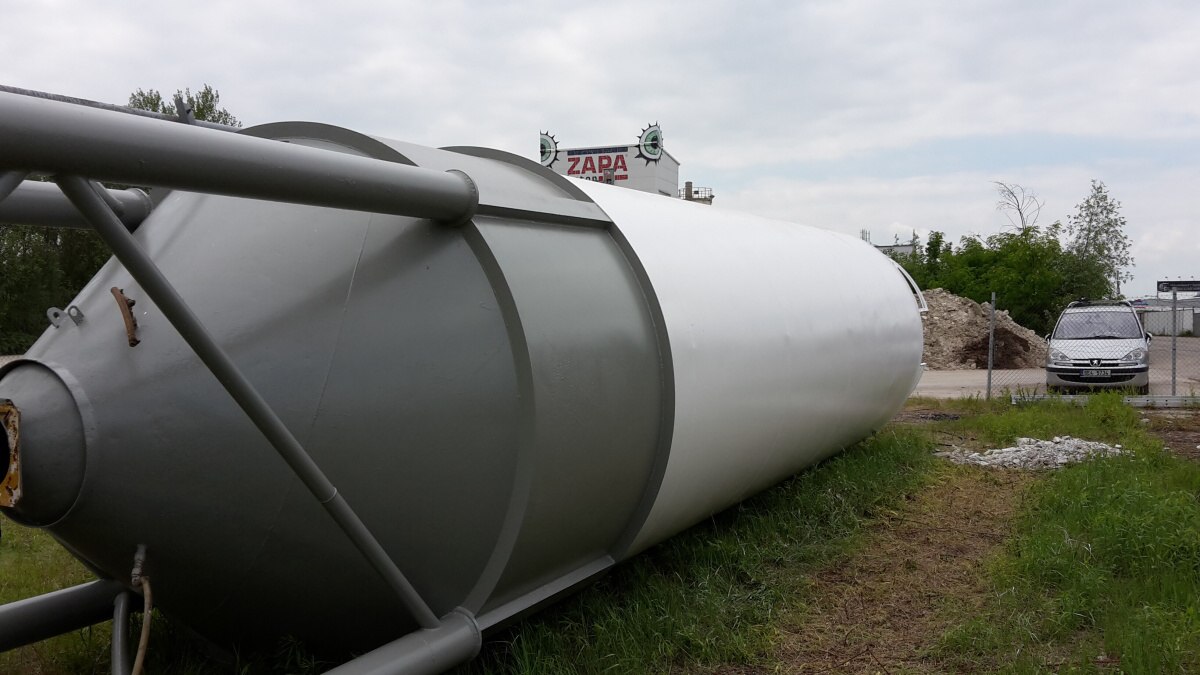 Čištění a nátěry sil na cement a vápenec
