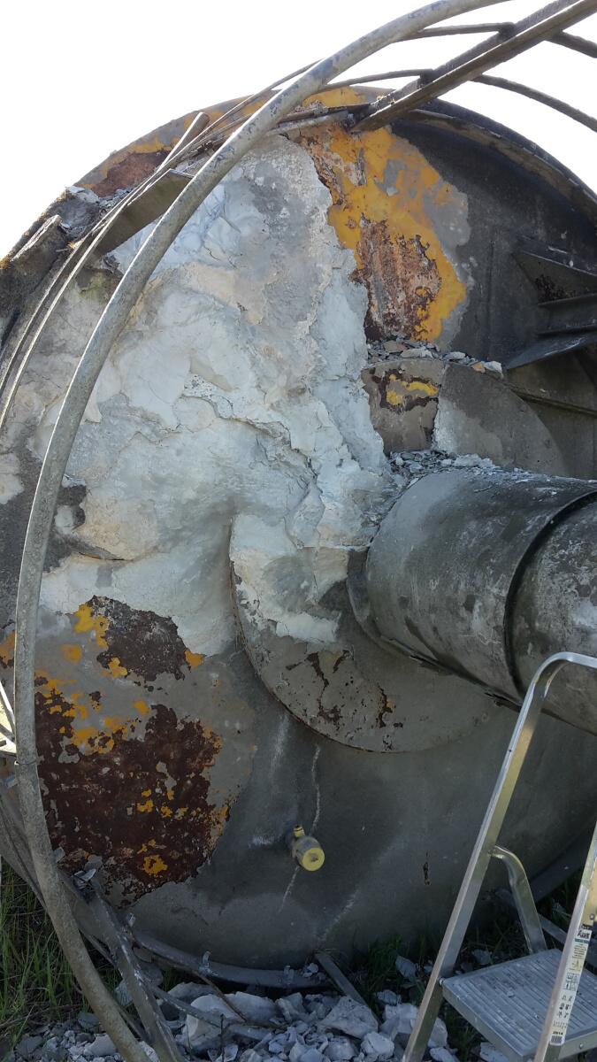 Čištění a nátěry sil na cement a vápenec