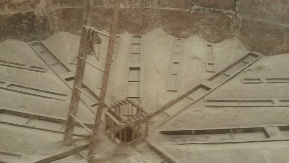 Čištění a nátěry sil na cement a vápenec