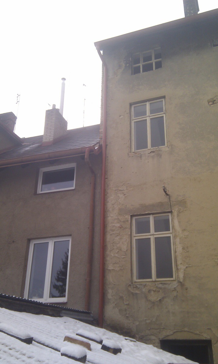 Demontáž žlabu a svodu