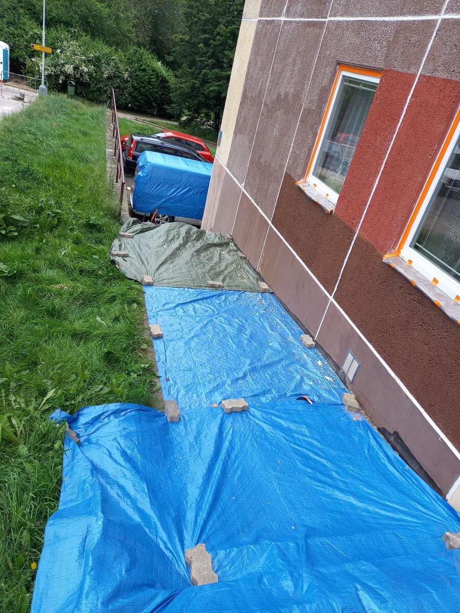 Kompletní oprava a nátěr obvodového pláště panelového domu
