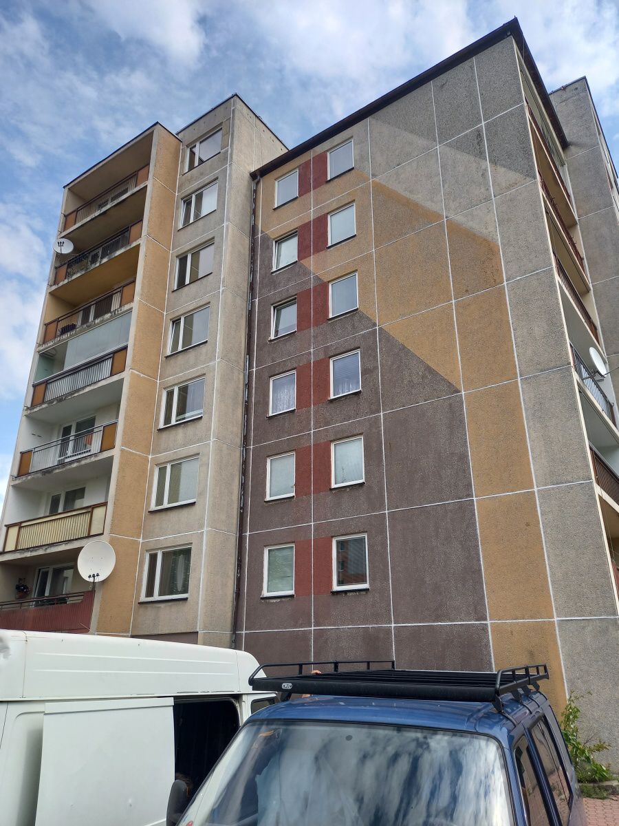 Kompletní oprava a nátěr obvodového pláště panelového domu