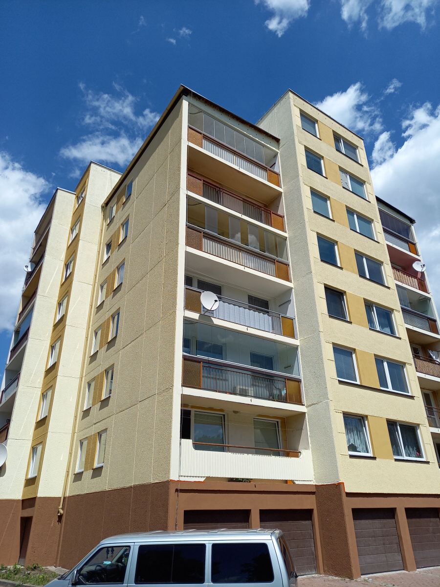 Kompletní oprava a nátěr obvodového pláště panelového domu