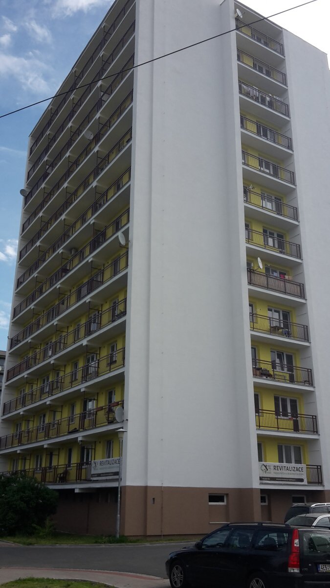 Revitalizace, renovace a nátěr obvodového pláště panelového domu