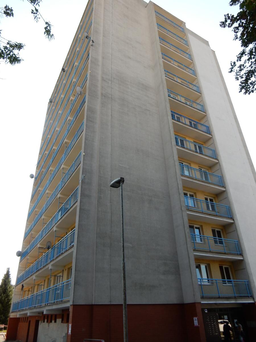 Revitalizace, renovace a nátěr obvodového pláště panelového domu