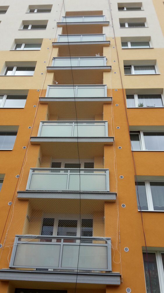 Revitalizace, renovace a nátěr obvodového pláště panelového domu