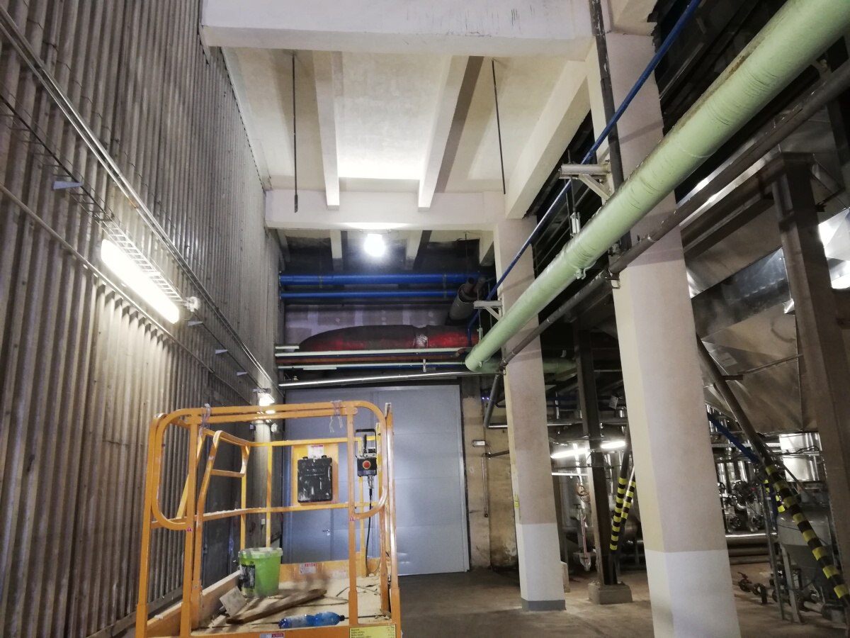 Provedení 5500m² vnitřních omítek pro Synthesia Pardubice